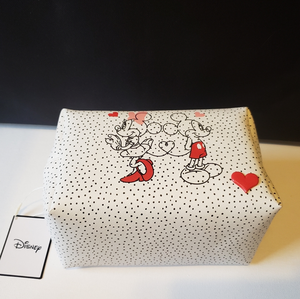 Disney Mickey and Minnie Love Valentine's Cosmetic Toiletries Bag - Picture 5 of 6